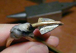 Припаиваем на газу лапу к рогу