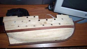 San Martin OcCre. Обшитый транец и первые рейки чистовой обшивки с бортов