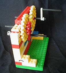 Деталь, которая крутит готовый канат и скручивает все три нити вместе Деталь, которая крутит готовый канат и скручивает все три нити вместе