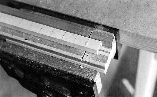 Приспособление для распиловки П-образных профилей