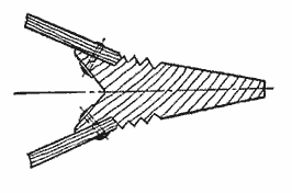 Поперечный разрез штевня с креплением обшивочных досок на заклёпках