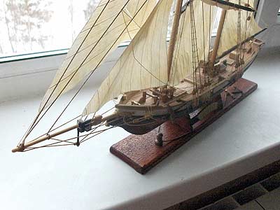 Модель парусника Newport фирмы Mamoli