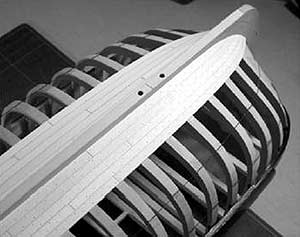 Завершены шпунтовой пояс и четыре пояса первой зоны обшивки