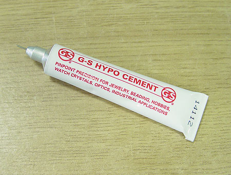 Прозрачный клей в тюбике с наконечником в виде иглы