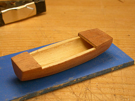 Шлюпка модели корабля "Red Dragon"