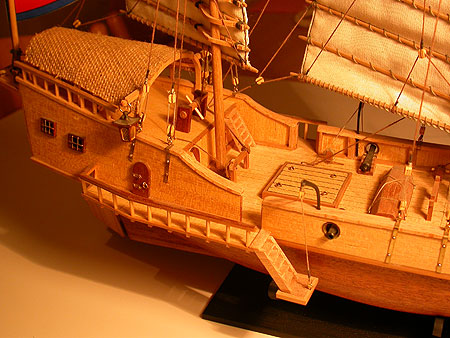 Деревянная модель китайской джонки "Red Dragon"