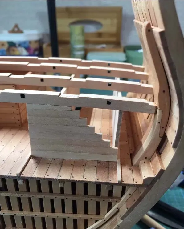 модель корабля для сборки Bonhomme Richard сечение, версия самшит + интерьер