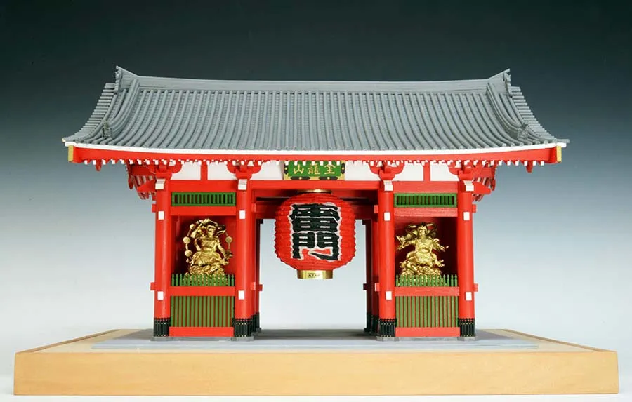 Главные ворота Senso-Ji Kaminarimon