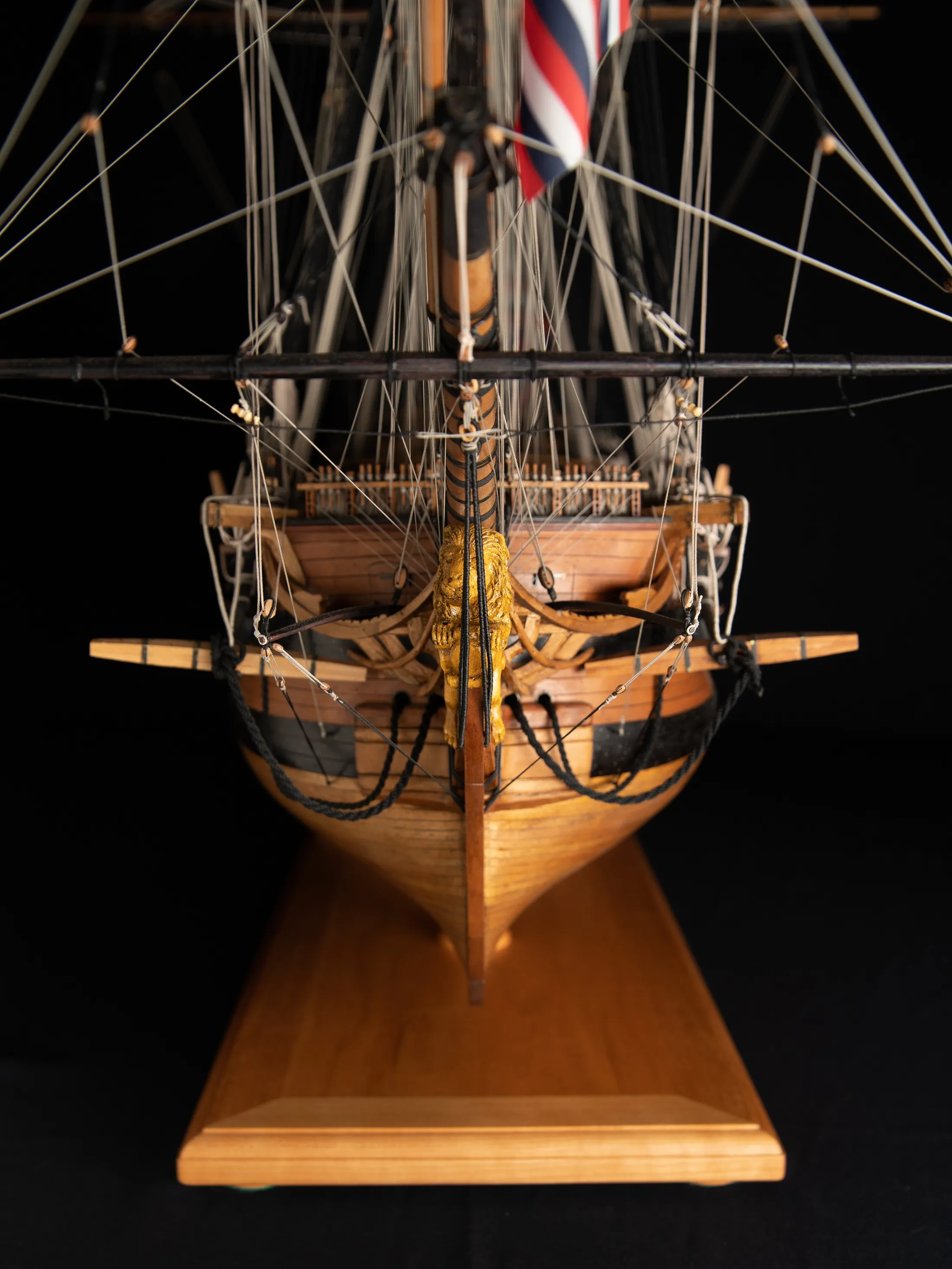 Модель корабля Bonhomme Richard - Верфь на Столе