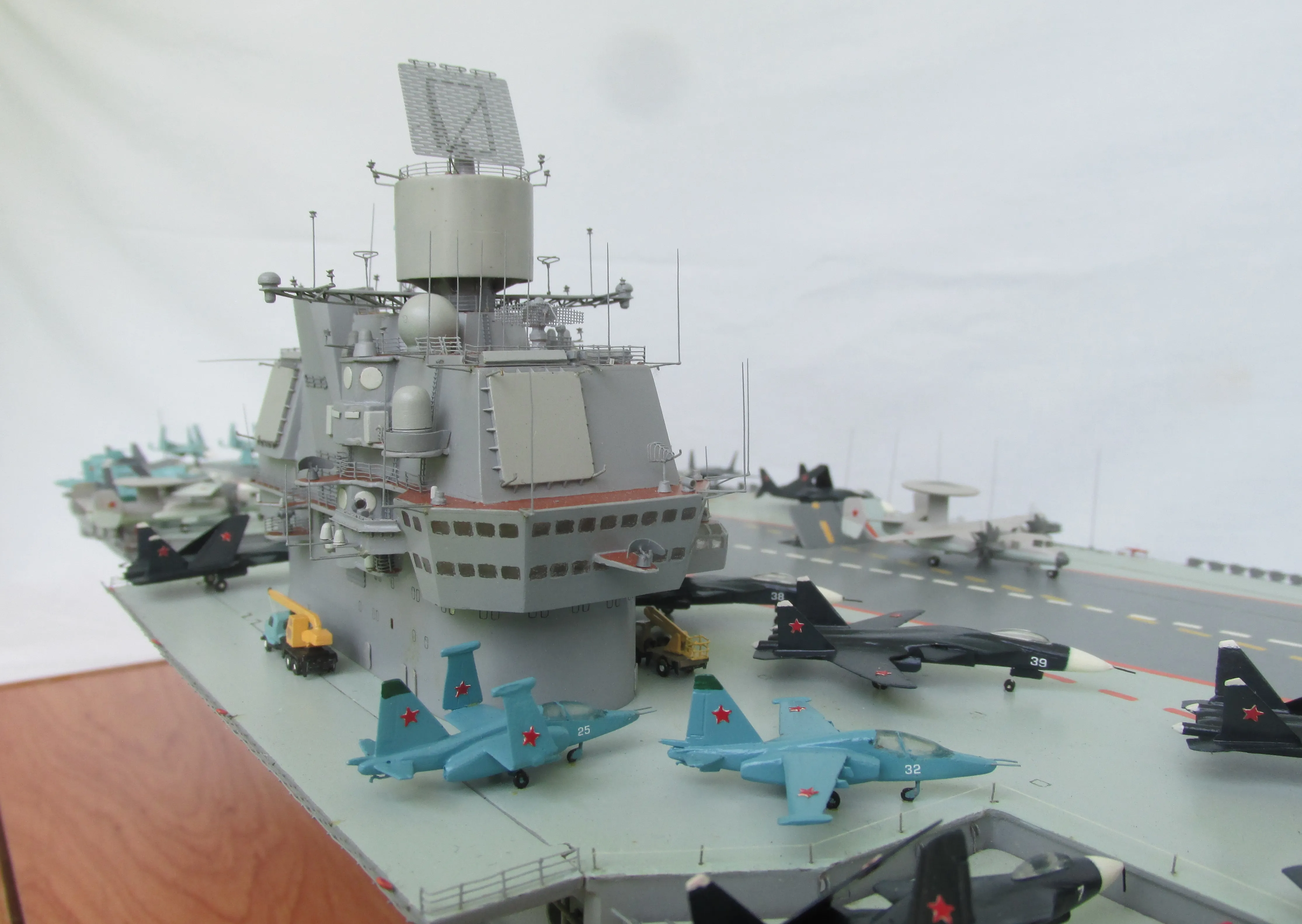 Модель корабля Авианесущий крейсер "Ульяновск" - Верфь на Столе