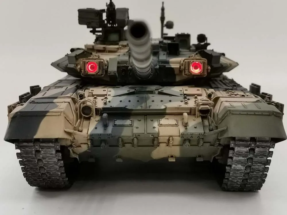 Российский основной боевой танк Т-90