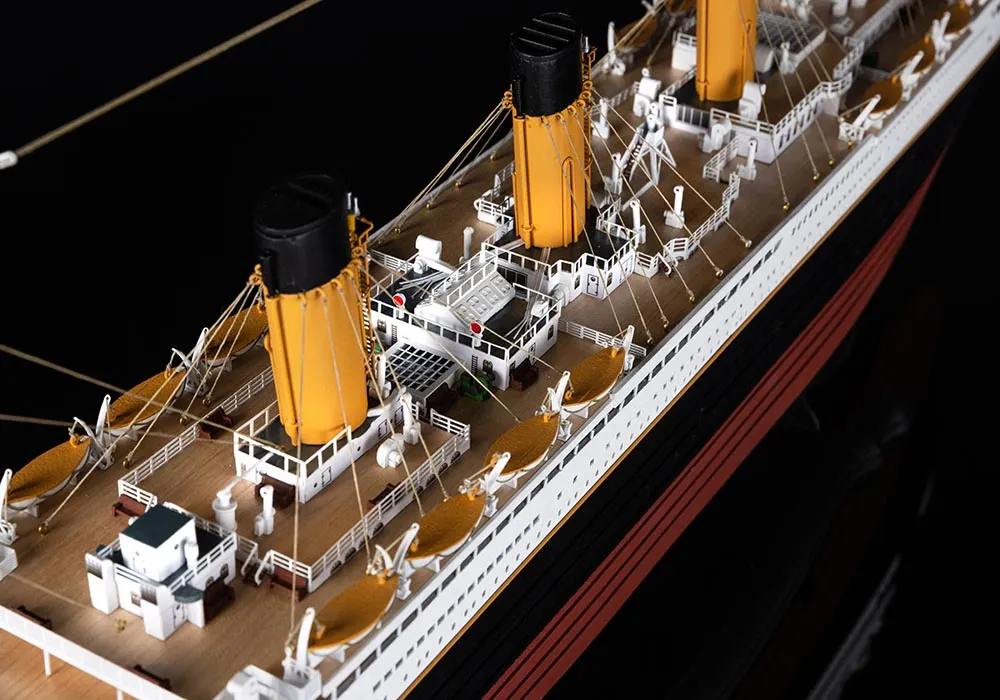 RMS TITANIC (Титаник) + (Полный набор инструментов, клея и краски)