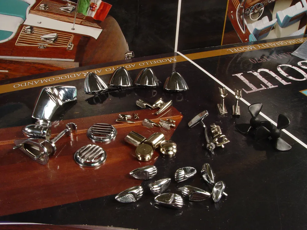 Гоночный катер Riva Aquarama 1970 + (Полный набор инструментов, клея и лак)