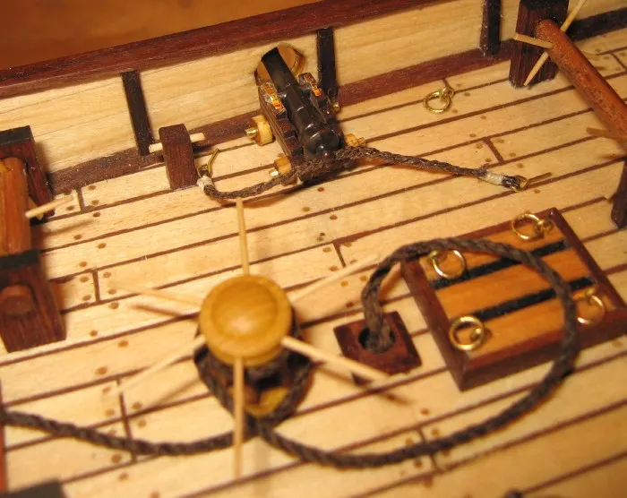 шпиль+пушка+брюк