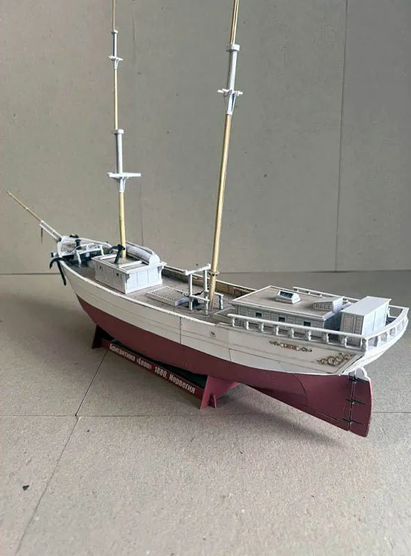 Модель из бумаги бригантина LEON