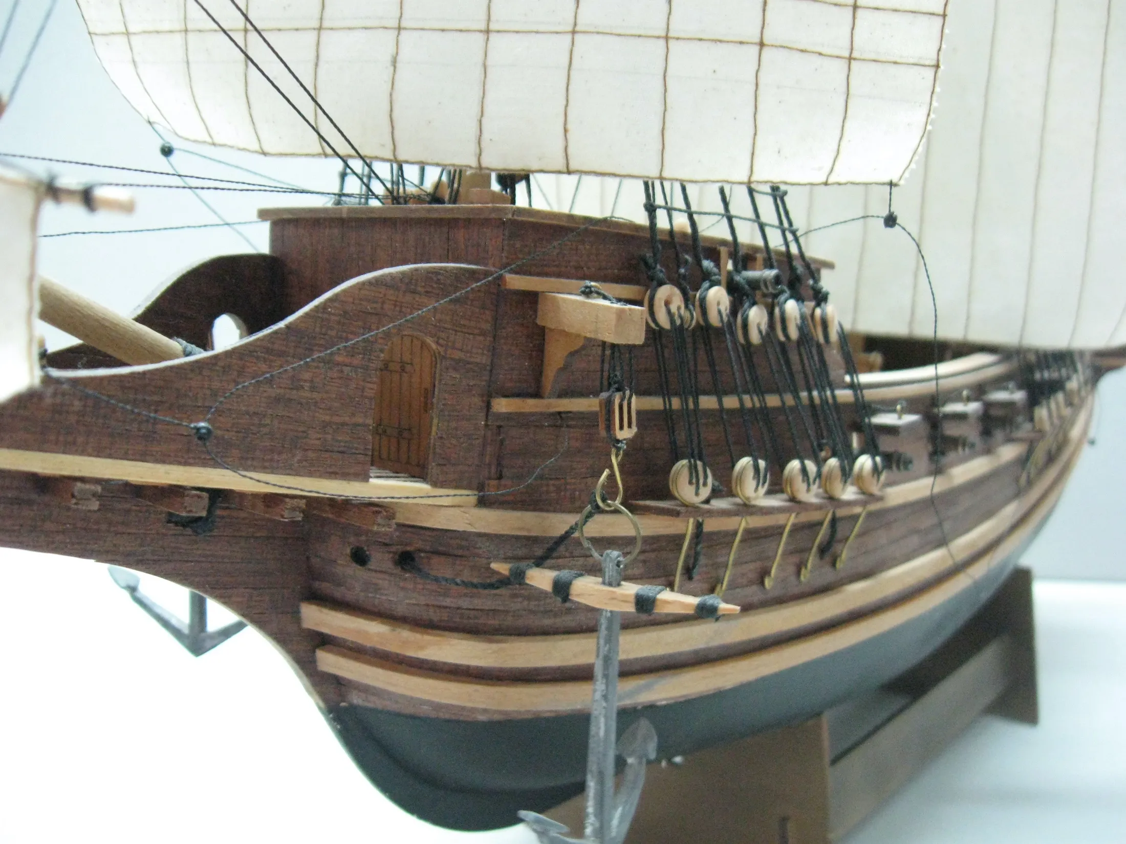 Модель корабля Галеон Золотая Лань - Верфь на Столе