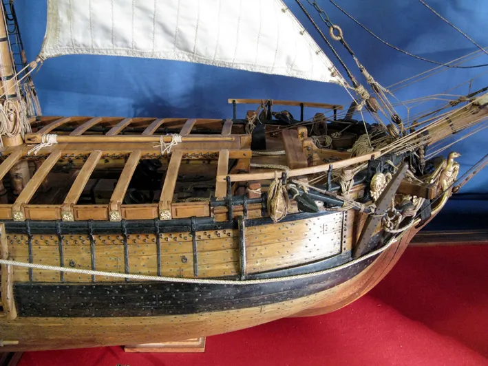 Модель корабля LA SALAMANDRE - Верфь на Столе