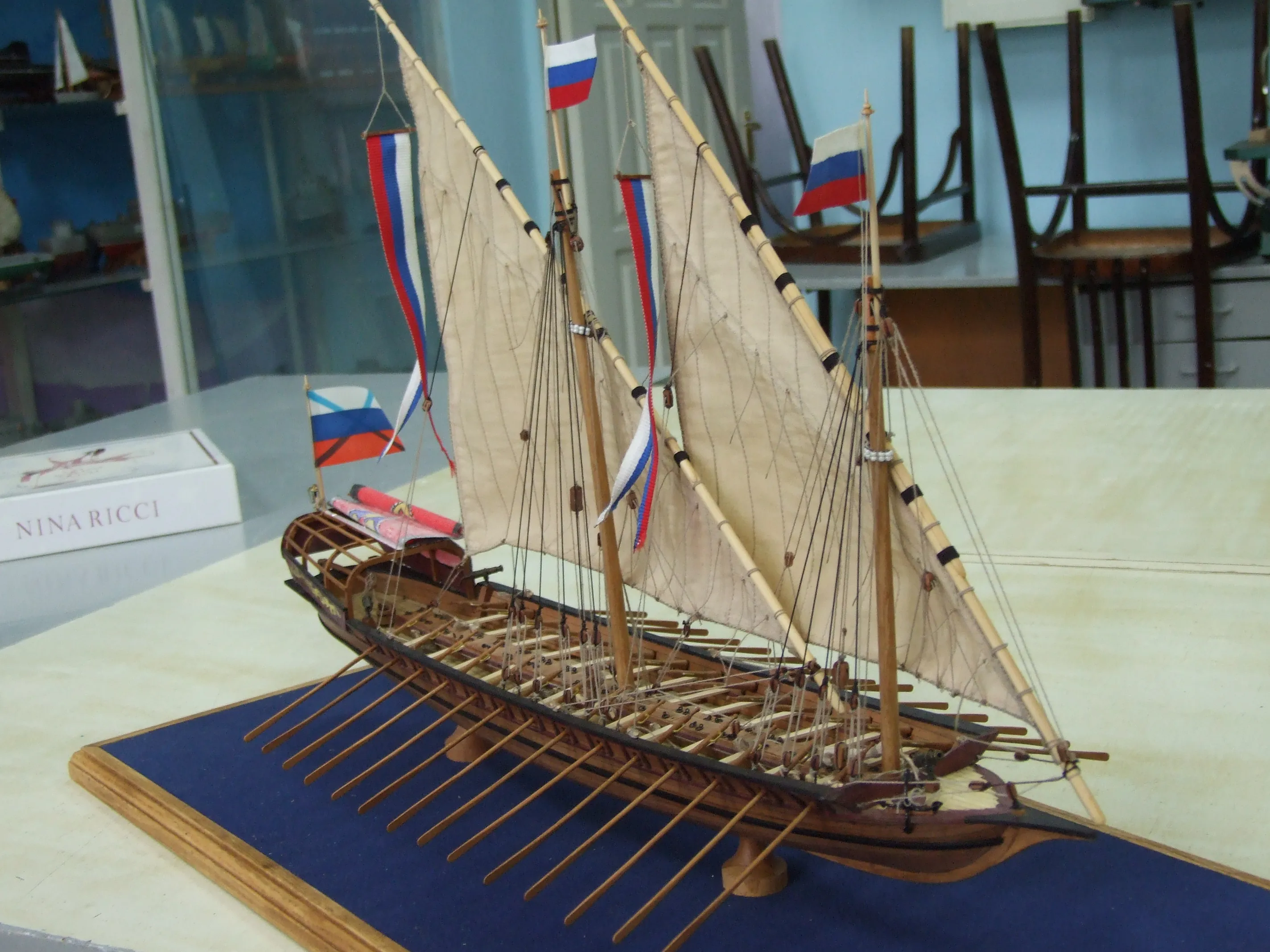 Модель корабля Скампавея Азовского флота Петра Великого - Верфь на Столе