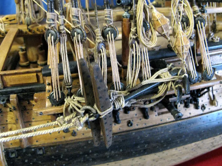 Модель корабля LA SALAMANDRE - Верфь на Столе