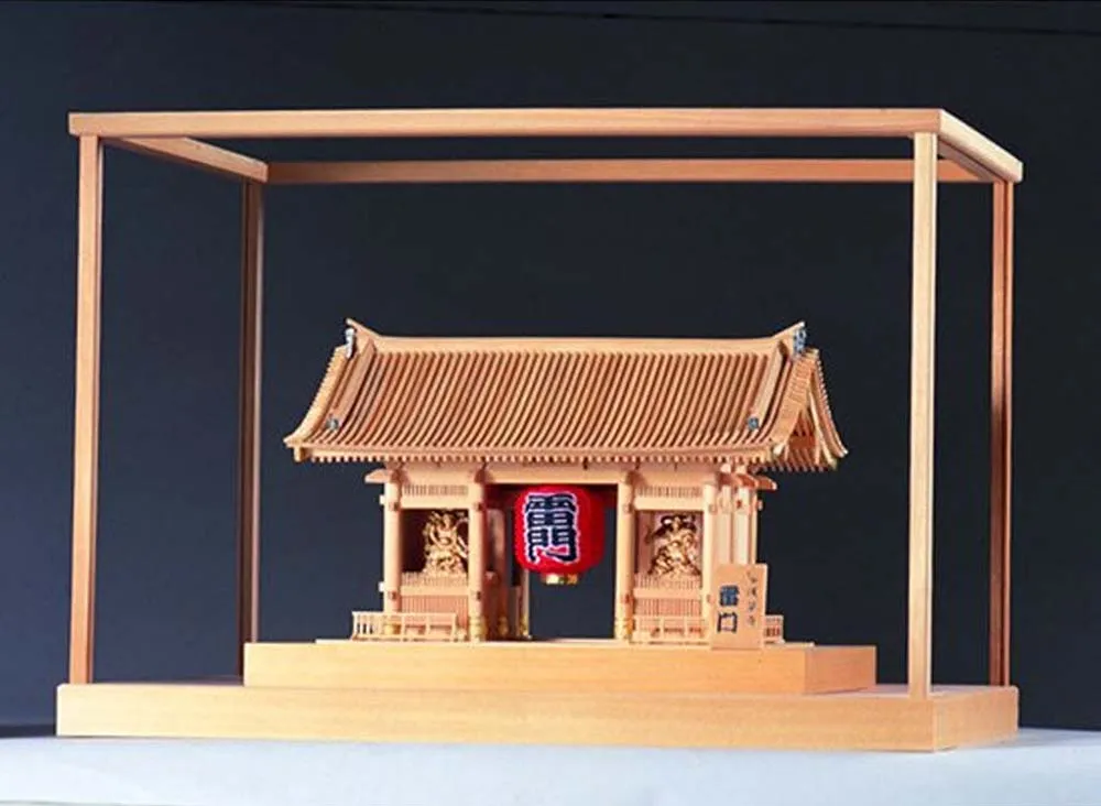 Главные ворота Senso-Ji Kaminarimon