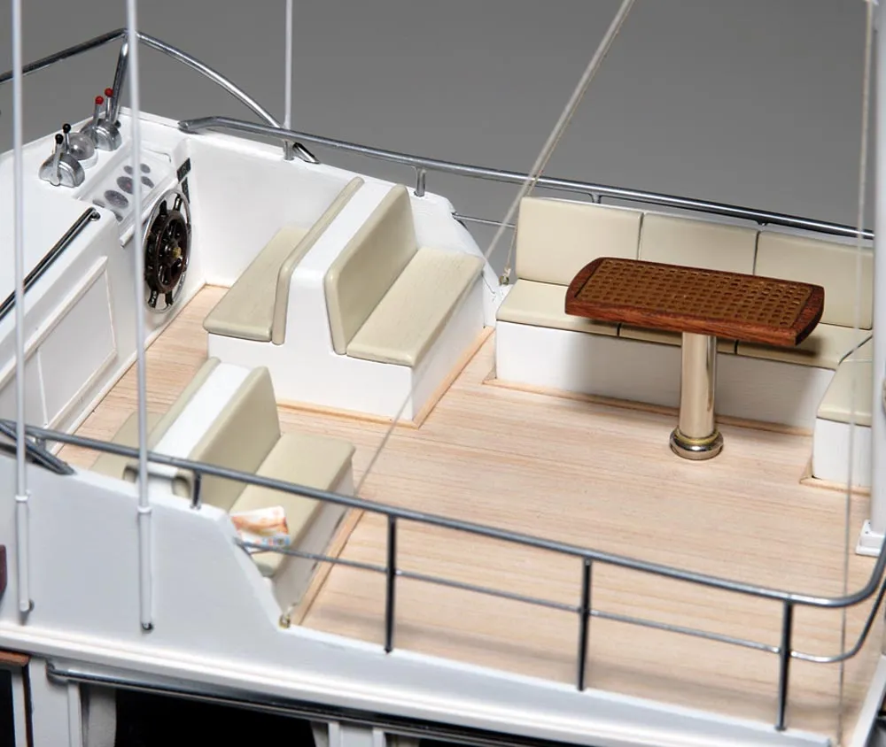 модель яхты Grand Banks 46 Classic