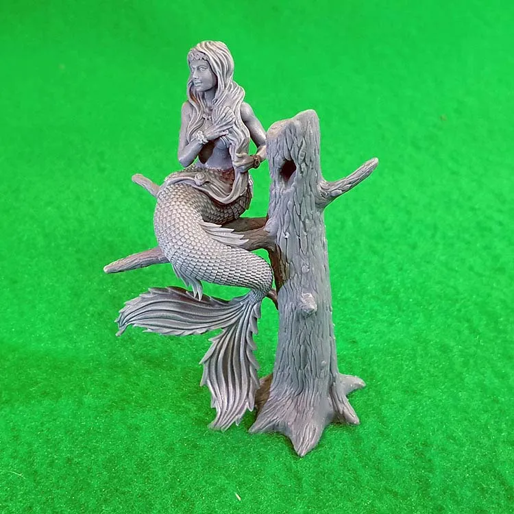 Миниатюра "Русалка на ветке"