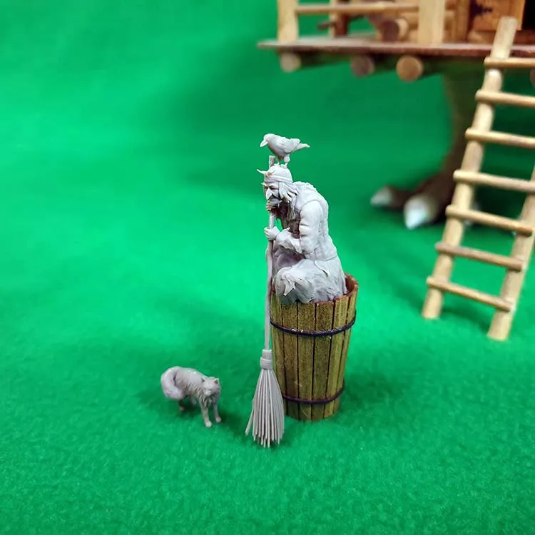 фигурка "Баба-Яга в ступе"