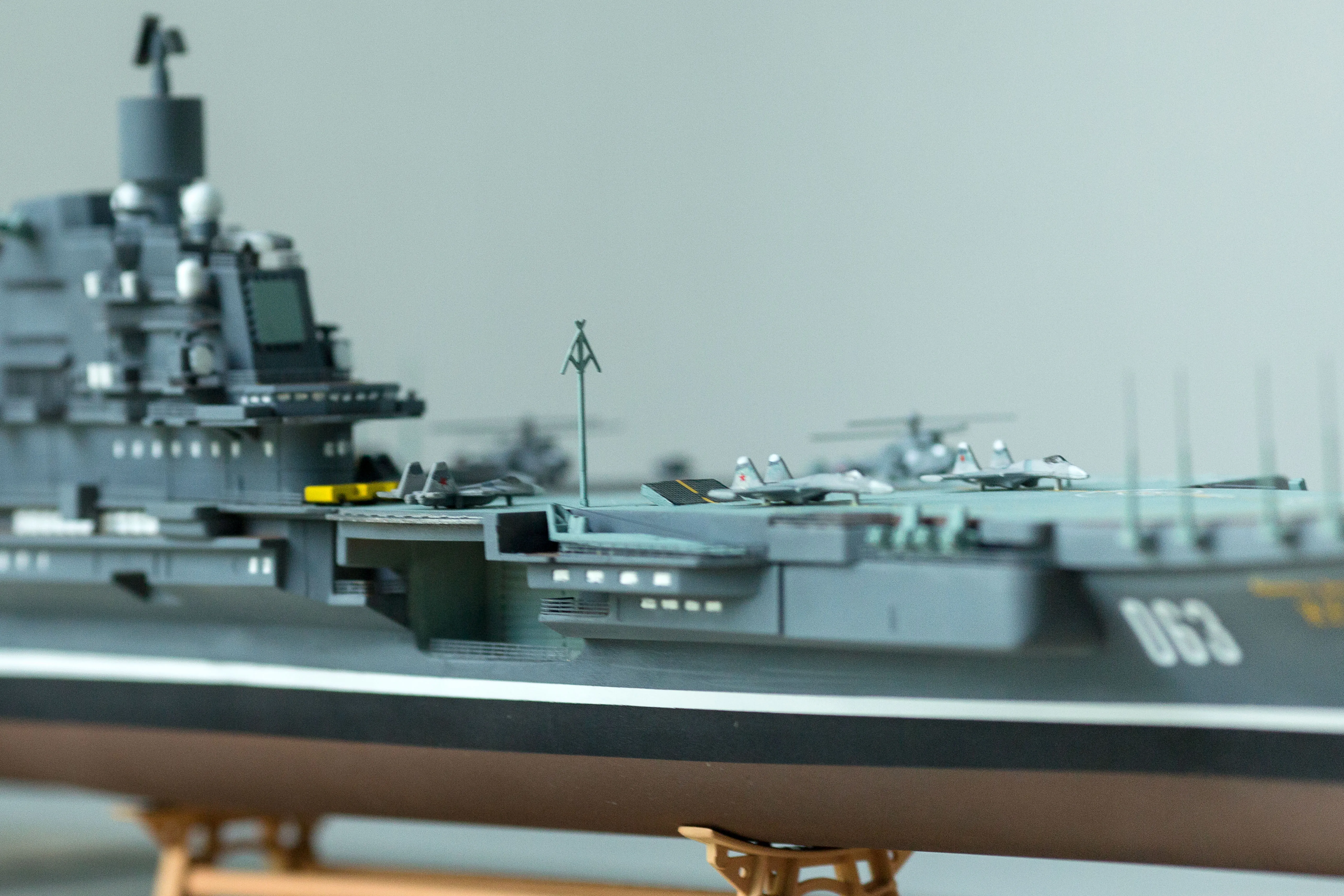 Модель корабля Авианесущий крейсер "Адмирал Кузнецов" - Верфь на Столе