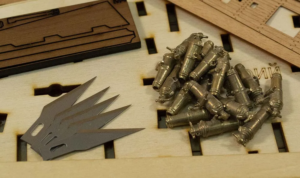 Модель Бриг Меркурий 1:72