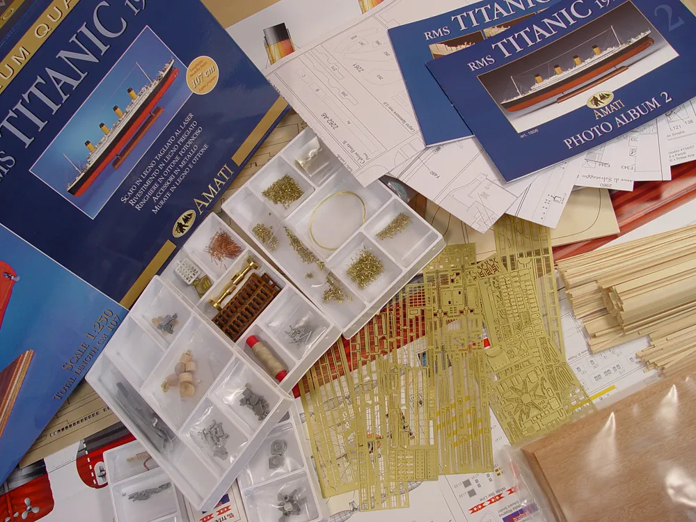 Титаник (RMS Titanic) + (Полный набор инструментов, клея и краски)