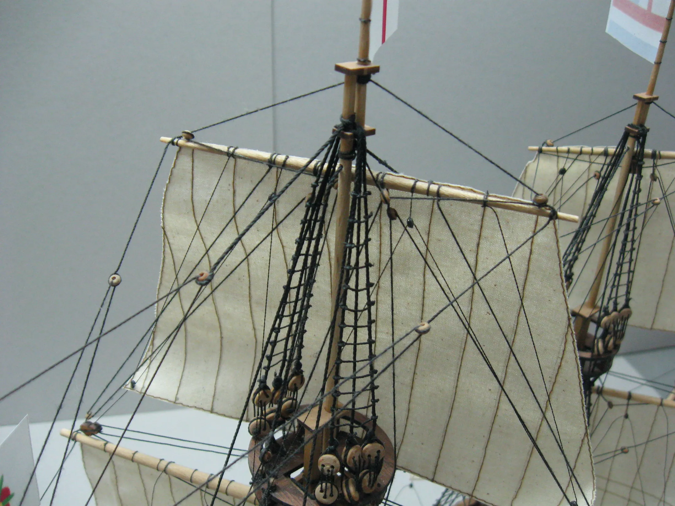 Модель корабля Галеон Золотая Лань - Верфь на Столе