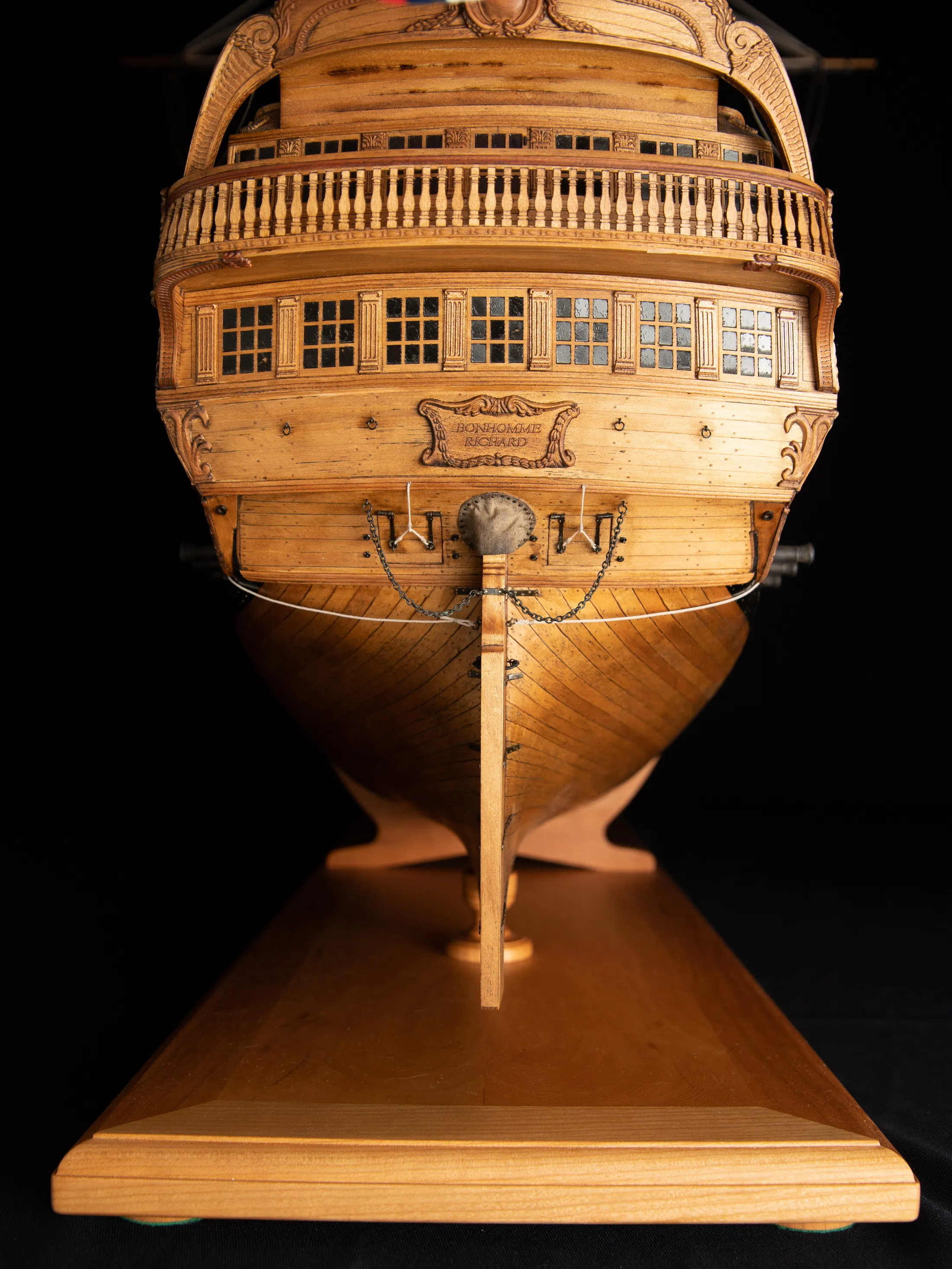 Модель корабля Bonhomme Richard - Верфь на Столе
