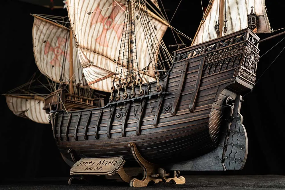Santa Maria + паруса, подставка и стапель