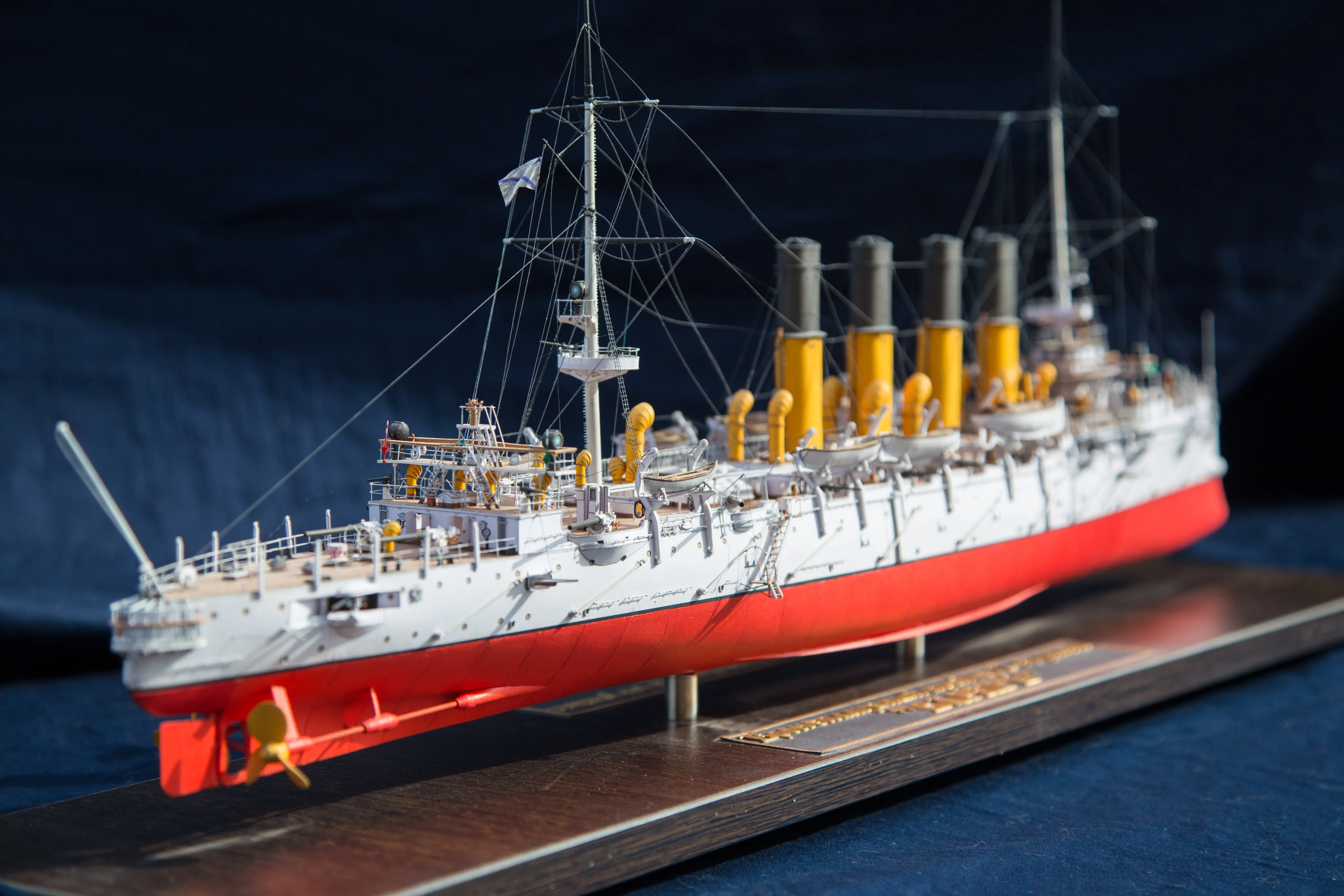 Модель корабля Крейсер "Варяг" - Верфь на Столе