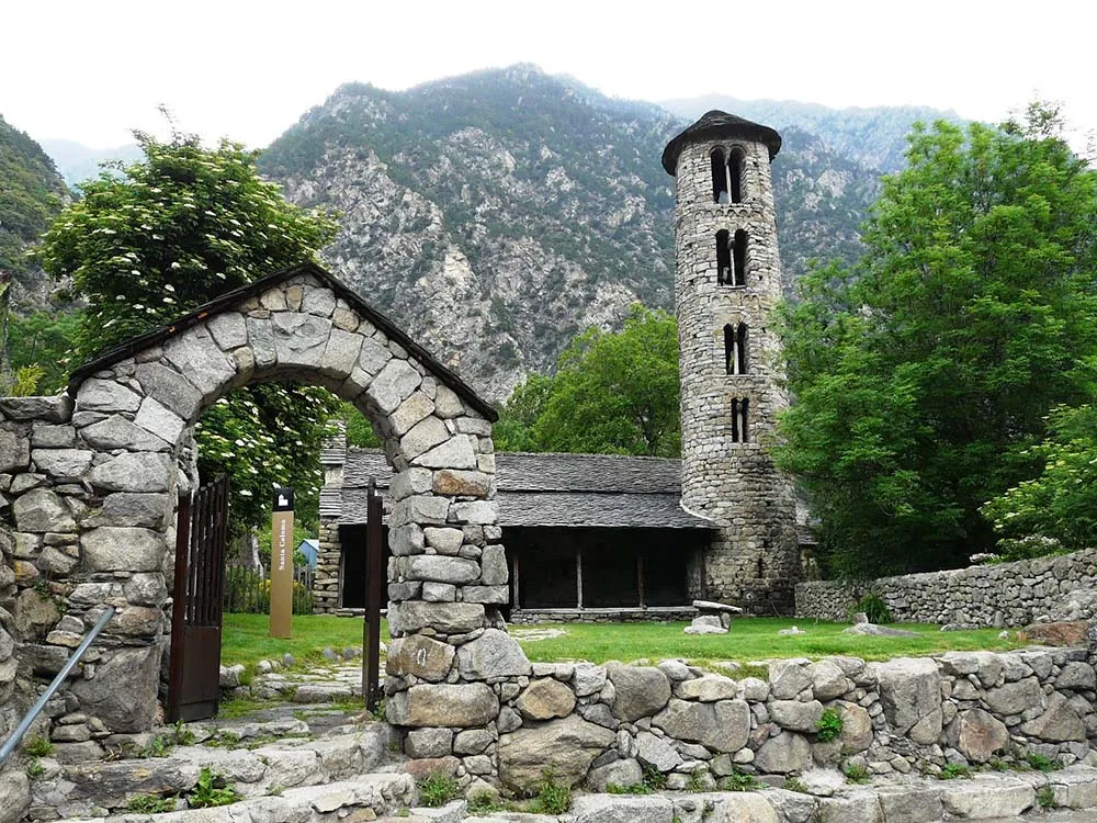 керамический конструктор Церковь de Santa Coloma