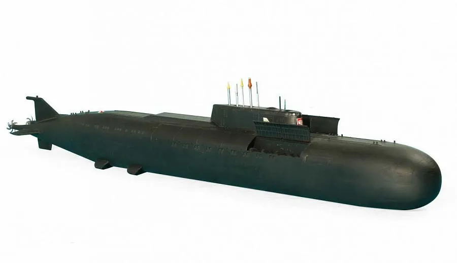 Российский атомный подводный ракетный крейсер К-141 "Курск" (подарочный набор)