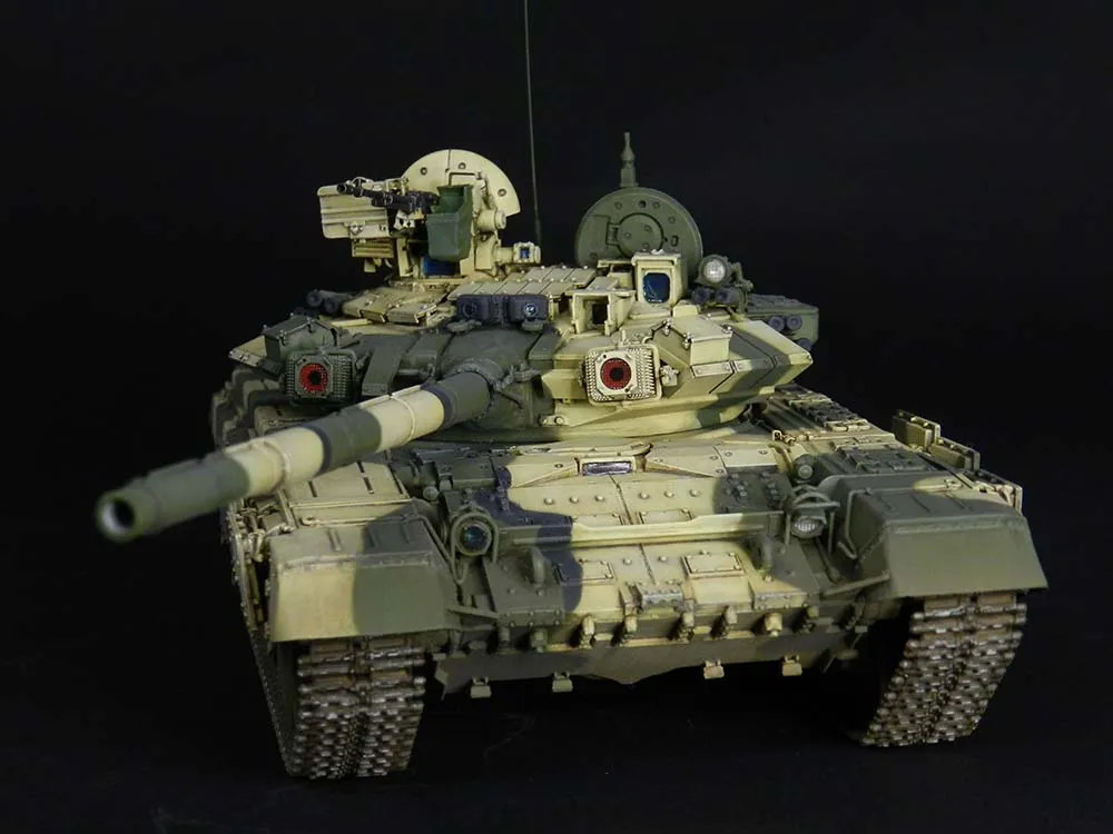Российский основной боевой танк Т-90