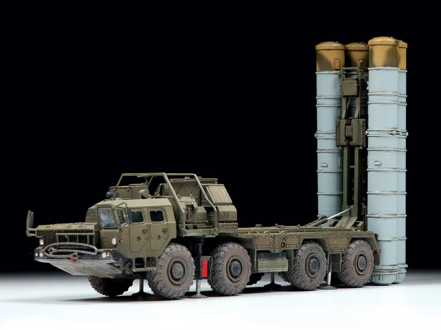 Российский зенитно-ракетный комплекс С-400 «Триумф»