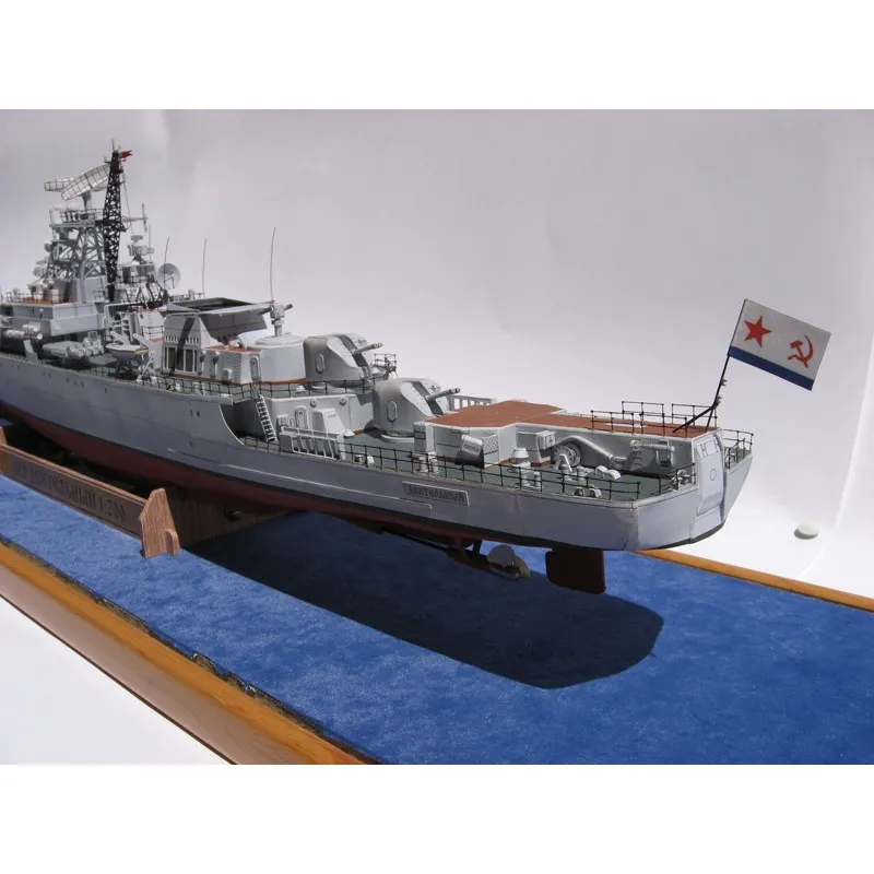 Модель из картона сторожевой корабль проекта 1135 "Деятельный", СССР 1975 г