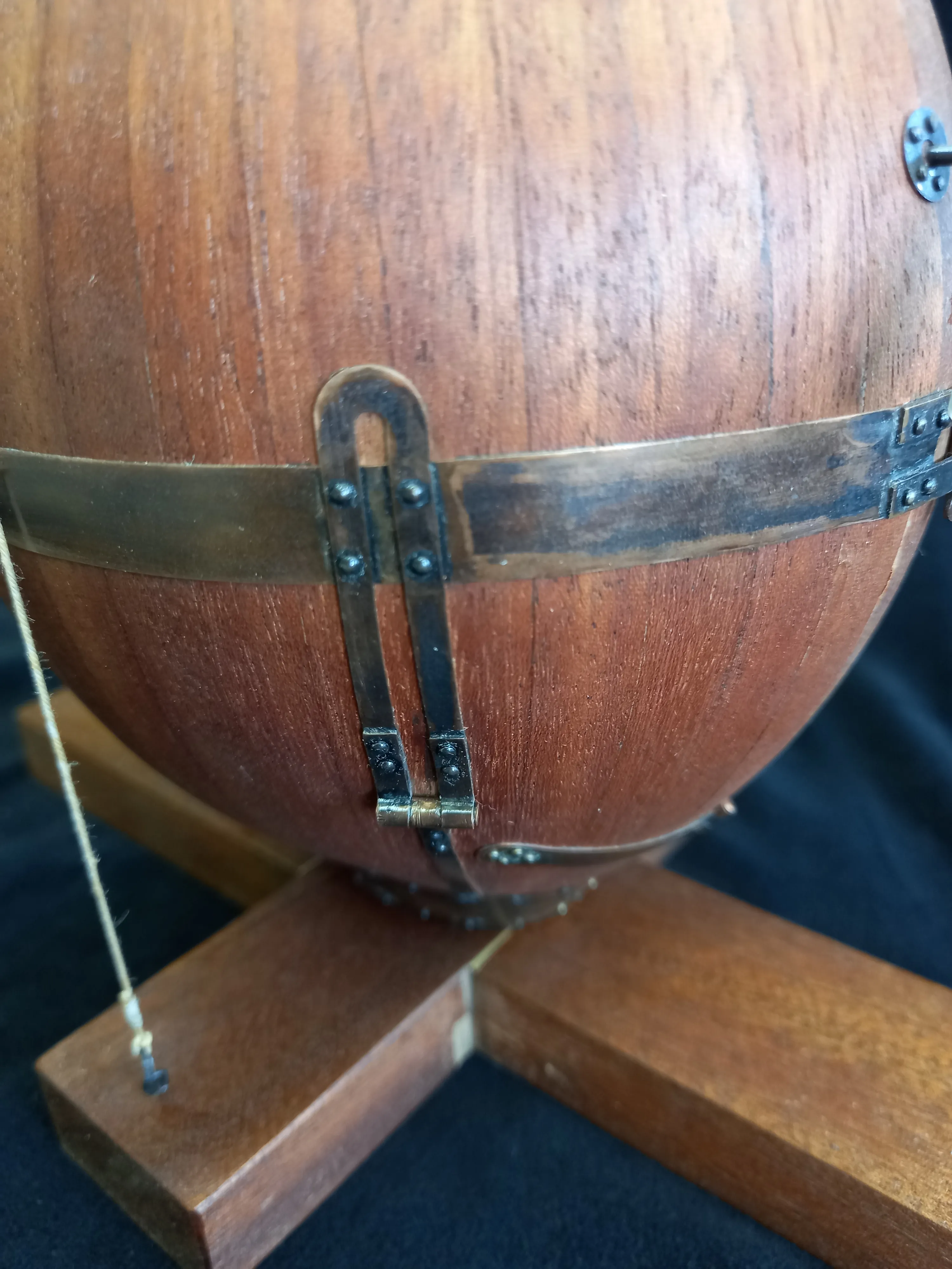 Модель корабля Подводная лодка "ЧЕРЕПАХА" Д. Бушнелла 1776 г. - Верфь на Столе