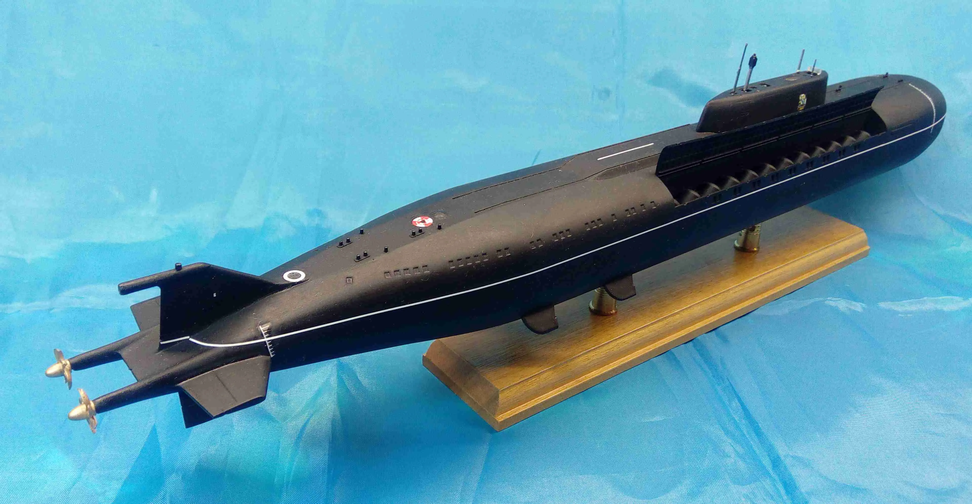 Модель корабля Подводная лодка проекта 949А «Курск» - Верфь на Столе