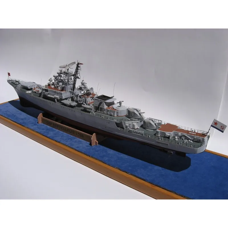 Модель из картона сторожевой корабль проекта 1135 "Деятельный", СССР 1975 г