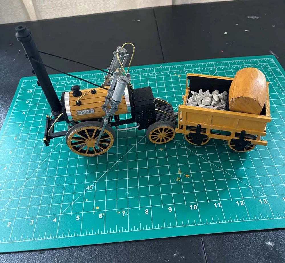 Модель паровоза Ракета (ROCKET) + (Полный набор инструментов, клея и краски)