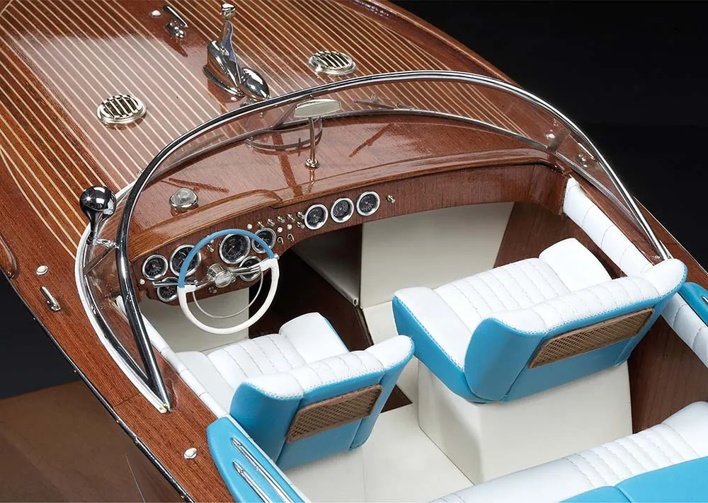 Гоночный катер Riva Aquarama 1970 + (Полный набор инструментов, основание и трансмиссия)