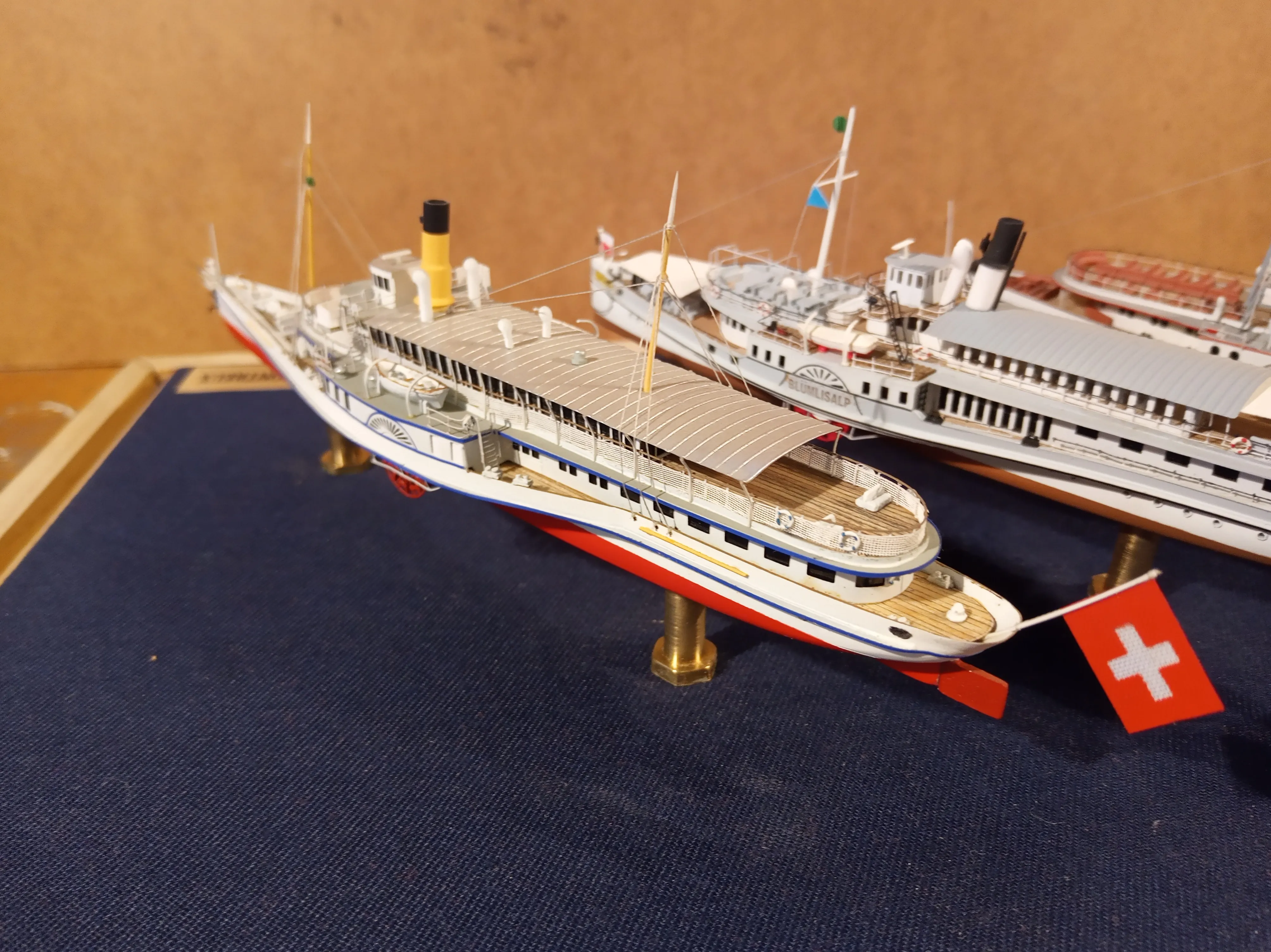 Модель корабля Колёсные пароходы Швейцарских озёр - Верфь на Столе