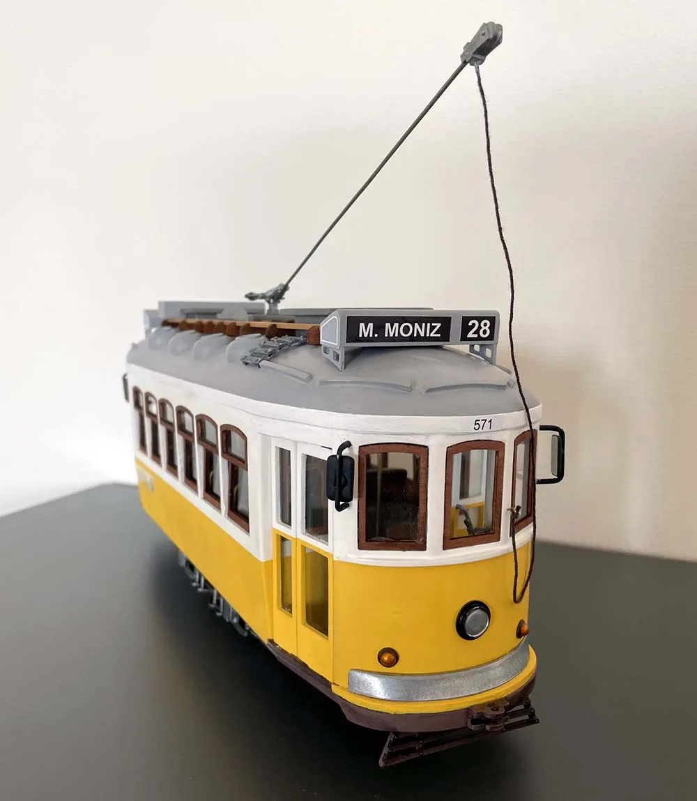 Сборная модель трамвая Lisboa + (Полный набор инструментов, клея и краски)