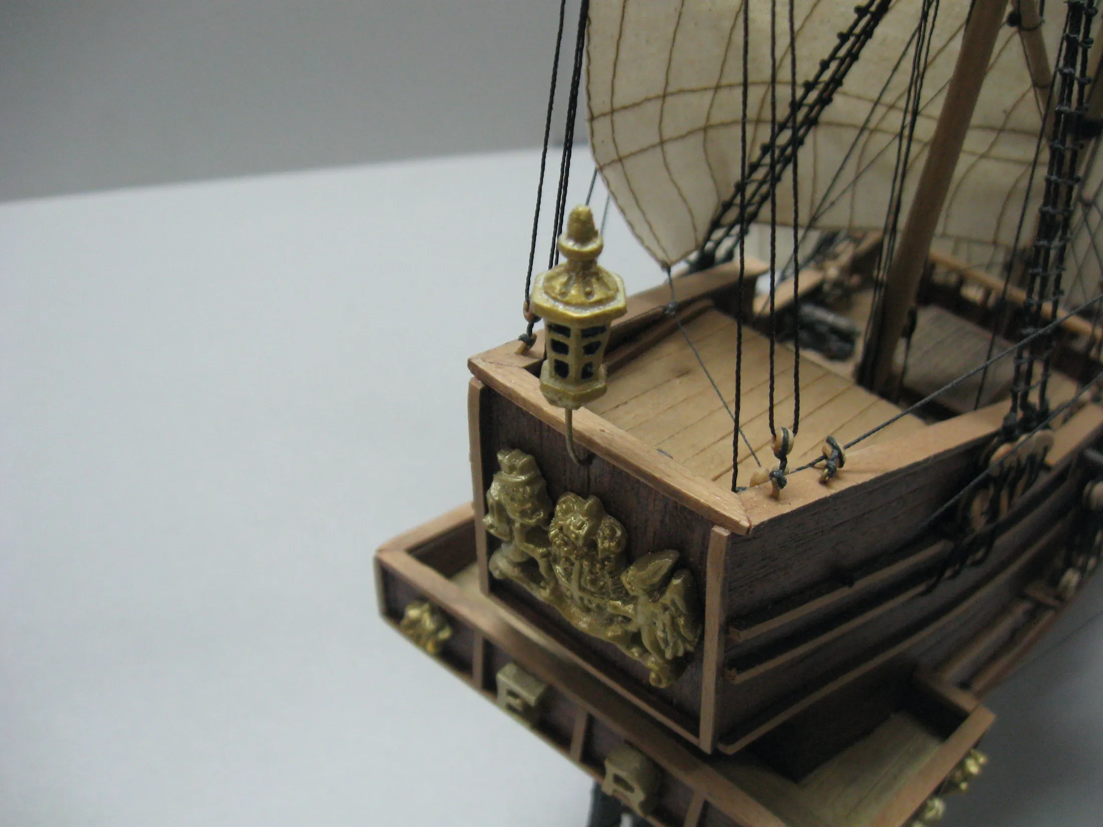 Модель корабля Галеон Золотая Лань - Верфь на Столе