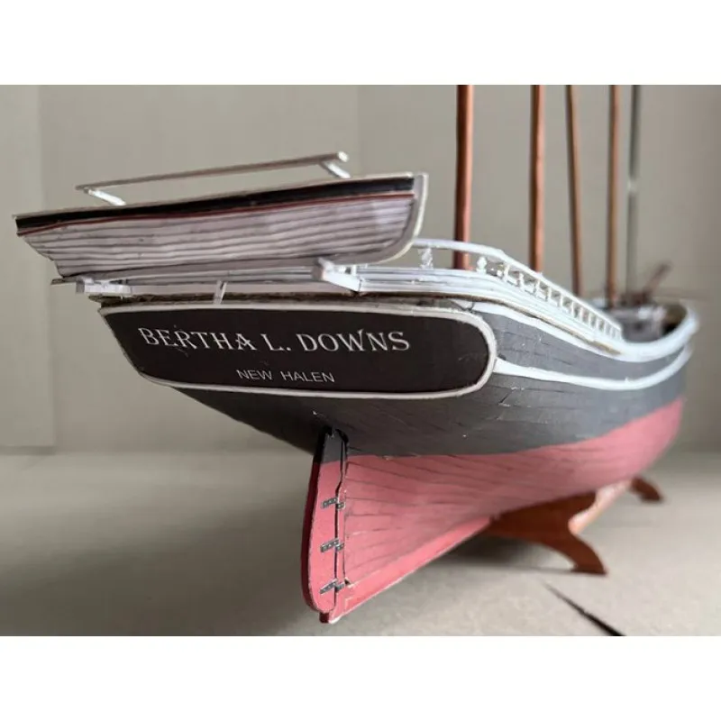 Модель из картона шхуна Bertha L. Downs