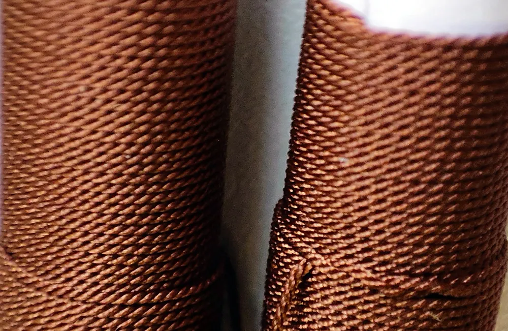 Нить плотной скрутки коричневая, 0,5 мм, длина 5 м