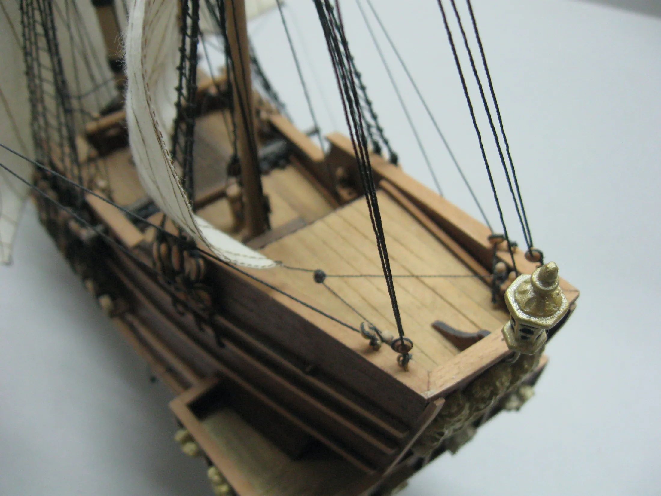 Модель корабля Галеон Золотая Лань - Верфь на Столе